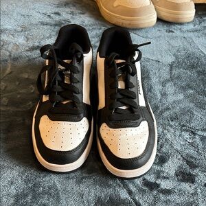 Puma Kids Shoes - Black and White